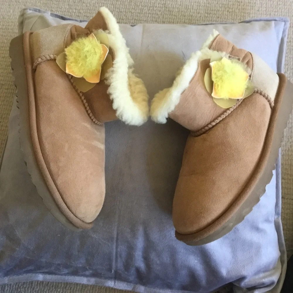 UGG Kids Chestnut Suede Sheepskin Booties with Cream Fur
